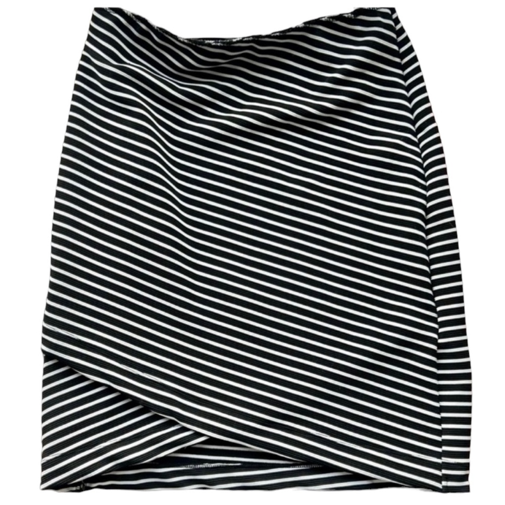 || NEW || SO Fitted Black & White Striped Pencil Skirt Women’s Small